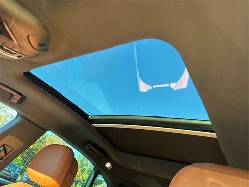 Used 2022 Maserati Levante Modena image 32