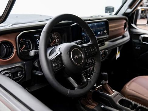 Used 2025 Jeep Gladiator Rubicon w/ Safety Group AWD/4WD image 56