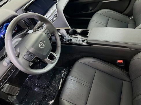 Used 2025 Toyota Camry XSE image 21