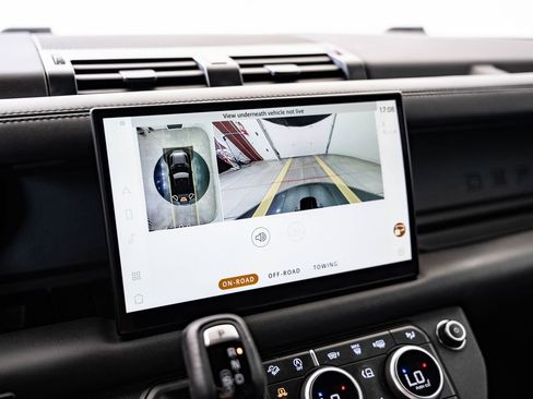 Used 2023 Land Rover Defender 90 V8 image 33