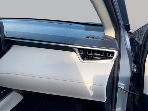 Certified 2023 Toyota Corolla Cross LE FWD image 19