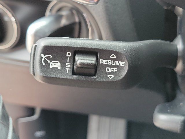 Certified 2023 Porsche Macan AWD/4WD image 32