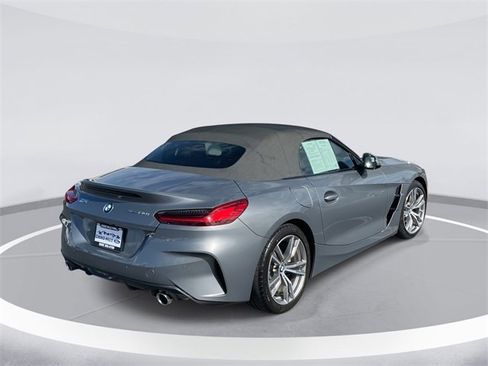 Used 2024 BMW Z4 sDrive30i w/ Convenience Package image 5
