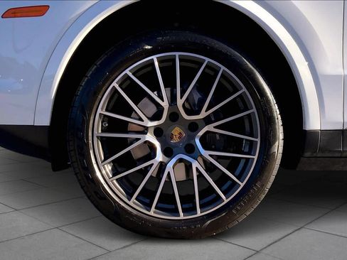 Used 2019 Porsche Cayenne image 9