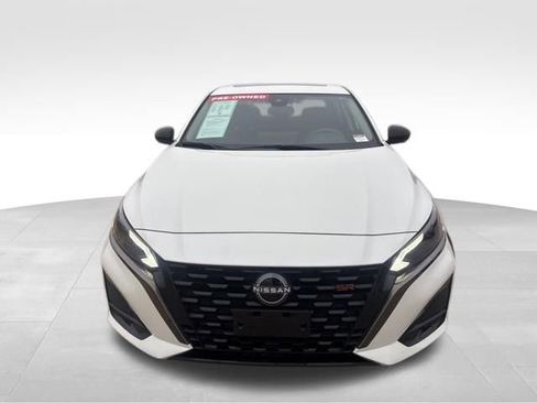 Used 2023 Nissan Altima 2.0 SR FWD image 3