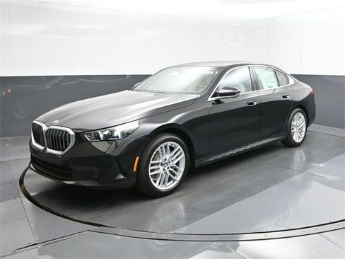 New 2025 BMW 530i w/ Premium Package image 1
