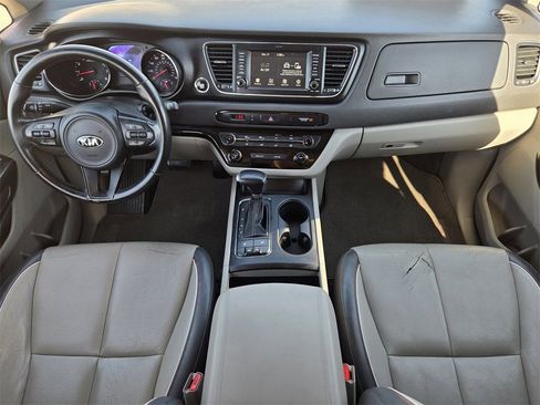 Used 2017 Kia Sedona LX w/ LX Essentials Premium Package image 24
