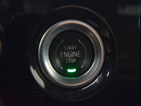 Used 2022 Chevrolet Silverado 1500 LT AWD/4WD image 34