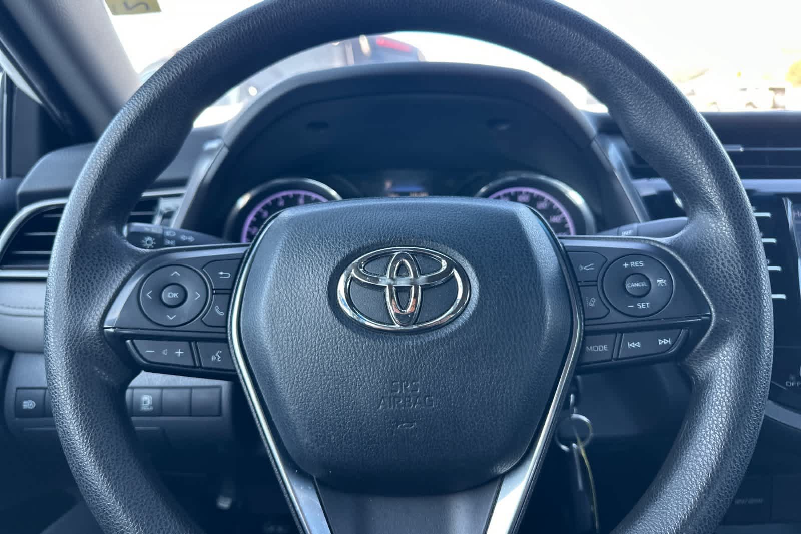 Used 2020 Toyota Camry LE FWD image 23