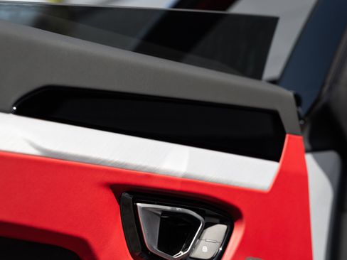 Used 2022 Lamborghini Urus image 50