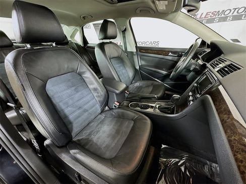 Used 2014 Volkswagen Passat TDI SEL Premium image 29