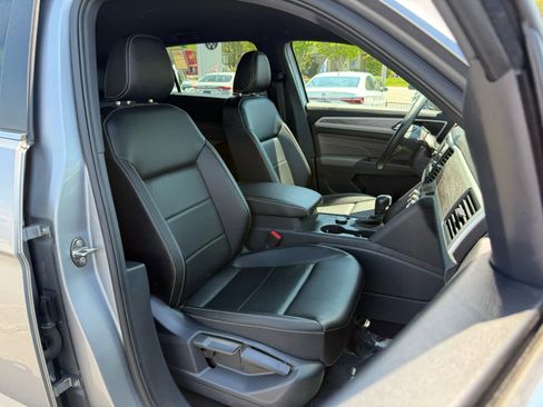 Certified 2023 Volkswagen Atlas Cross Sport SE AWD/4WD image 10