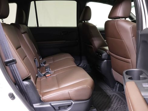 Used 2025 Honda Passport EX-L image 52