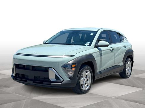 Used 2025 Hyundai Kona SE FWD image 4