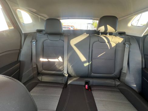 Used 2025 Chevrolet Trax LT w/ LT Convenience Package image 38