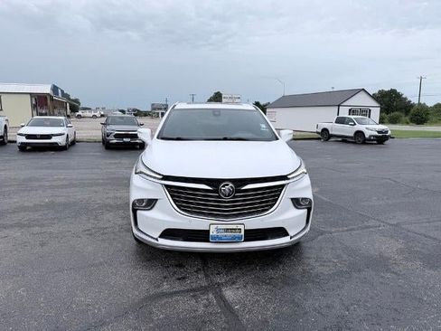 Used 2022 Buick Enclave Essence w/ Experience Buick Package FWD image 8