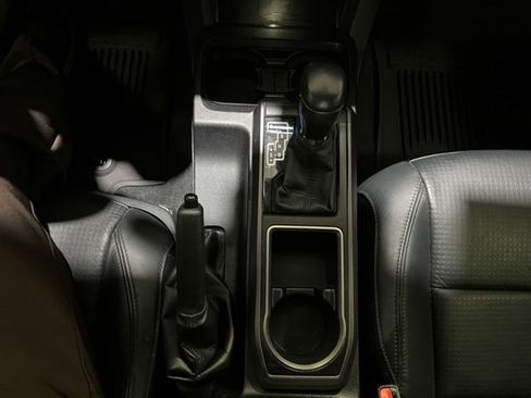 Certified 2022 Toyota Tacoma TRD Off-Road w/ TRD Premium Off Road Package AWD/4WD image 21
