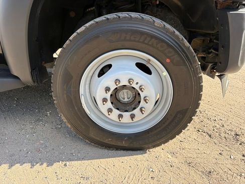 Used 2016 Ford F550 4x4 Regular Cab Super Duty image 22