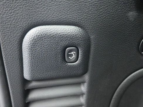 Used 2022 Jeep Grand Cherokee Laredo X image 31