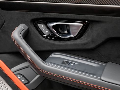 Used 2024 Lamborghini Urus Performante image 49