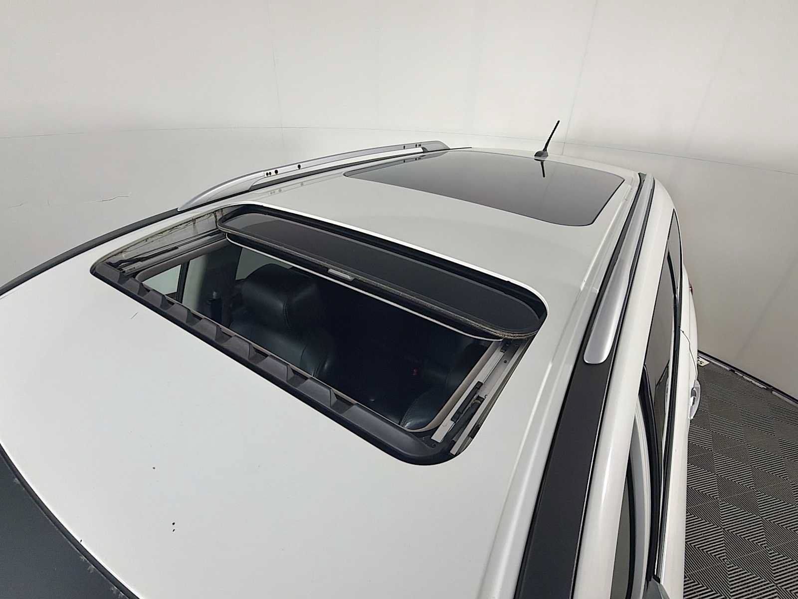Used 2013 Nissan Pathfinder Platinum w/ Platinum Premium Pkg AWD/4WD image 21