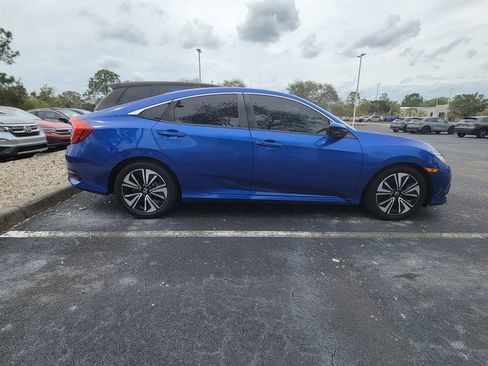 Used 2017 Honda Civic EX-T image 3