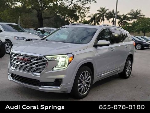 Used 2022 GMC Terrain Denali w/ Denali Premium Package image 4