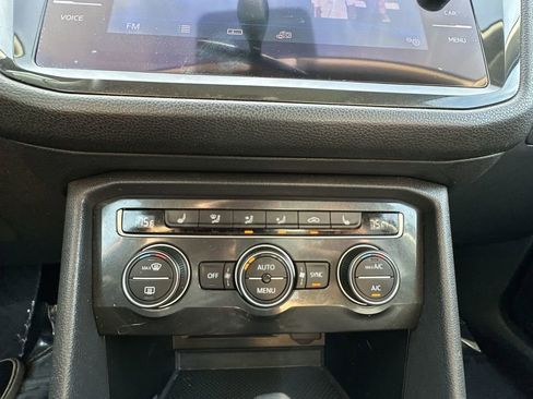 Used 2019 Volkswagen Tiguan SE image 27