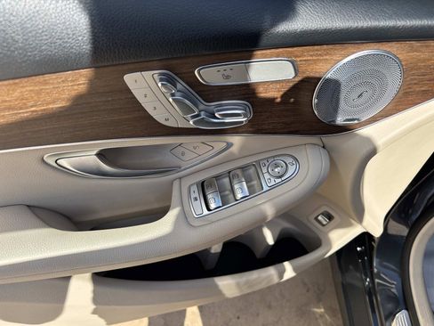 Used 2020 Mercedes-Benz GLC 300 image 19