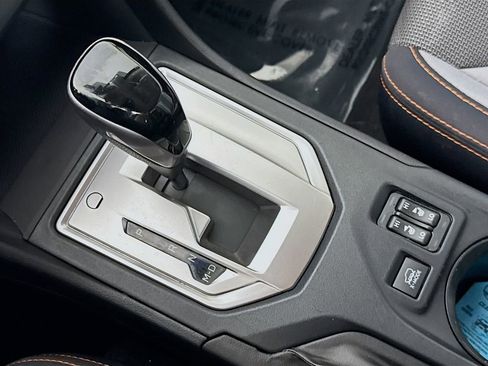 Used 2018 Subaru Crosstrek 2.0i Premium w/ Eyesight System image 19