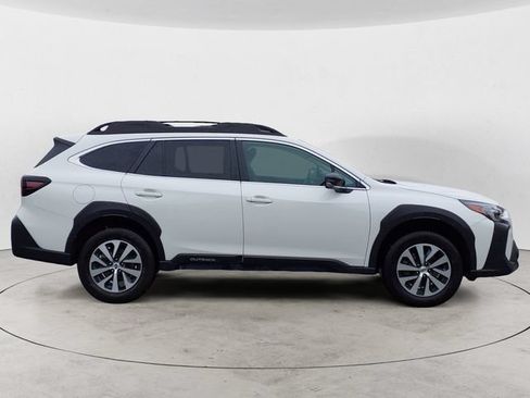 Used 2025 Subaru Outback Premium AWD/4WD image 4