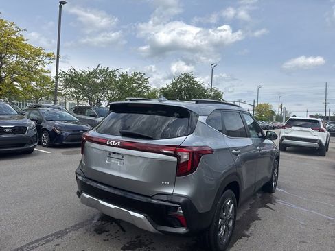 Used 2024 Kia Seltos S AWD/4WD image 3