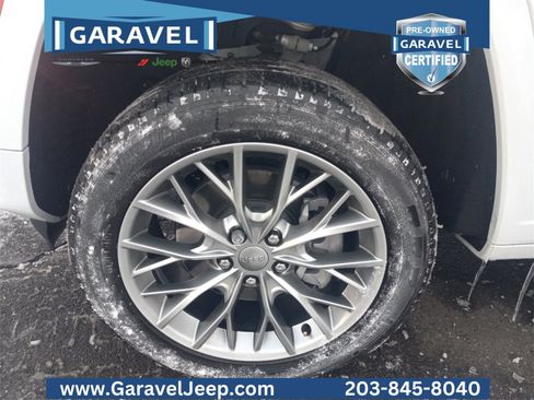Used 2023 Jeep Grand Cherokee L Summit w/ Luxury Tech Group V image 38