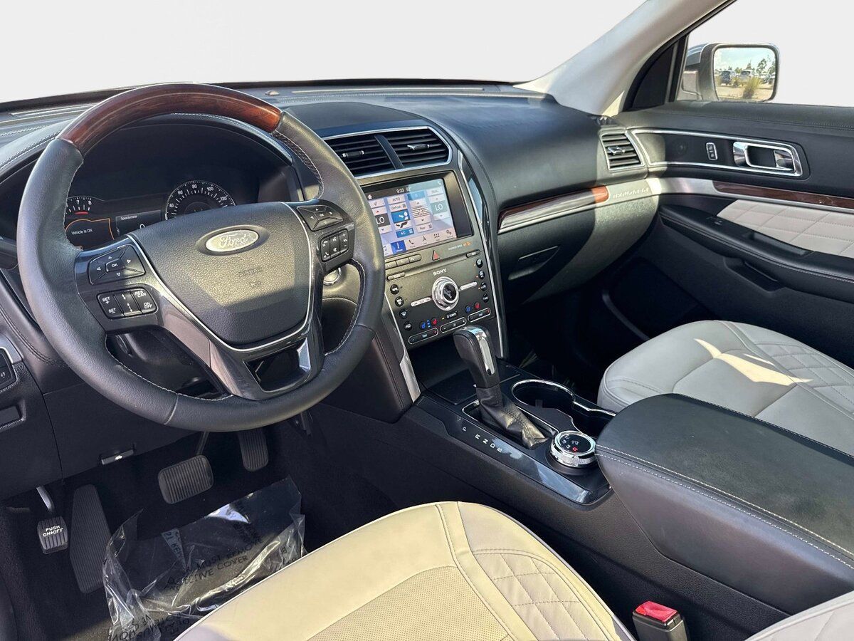 Used 2019 Ford Explorer Platinum AWD/4WD image 17