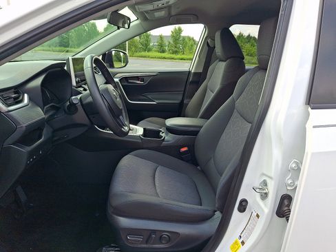 Used 2023 Toyota RAV4 XLE w/ XLE Grade Weather Package AWD/4WD image 12