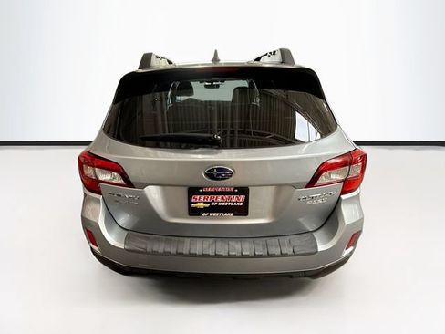 Used 2017 Subaru Outback 2.5i Premium AWD/4WD image 7