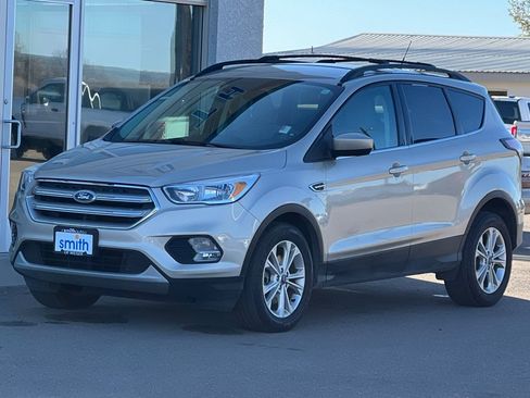 Used 2018 Ford Escape SE w/ SE Sync 3 Package image 9
