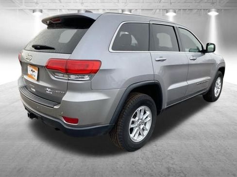 Used 2018 Jeep Grand Cherokee Laredo AWD/4WD image 5
