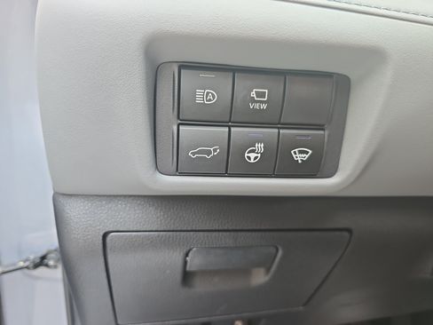 Used 2020 Toyota Highlander Platinum AWD/4WD image 25