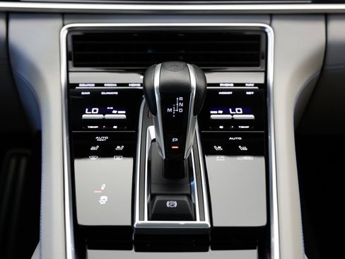 Used 2023 Porsche Panamera Turbo S image 25