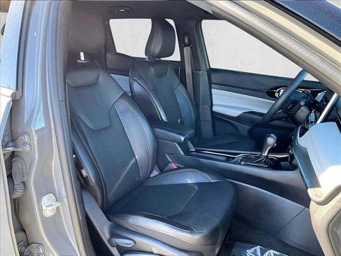 Used 2023 Jeep Compass Limited image 9