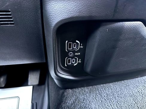 Used 2023 RAM 1500 Big Horn image 27