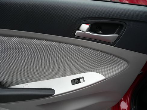 Used 2014 Hyundai Accent GS image 27