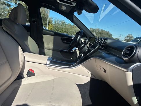 Used 2025 Mercedes-Benz C 300 Sedan image 13