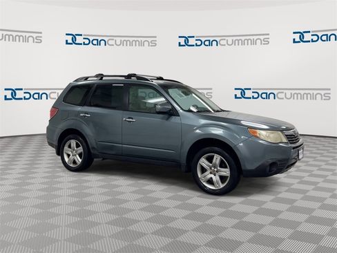 Used 2010 Subaru Forester 2.5X Premium w/ Popular Equipment Group 1A image 2