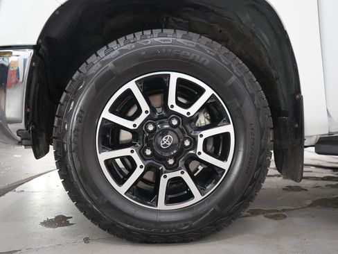 Used 2021 Toyota Tundra SR5 AWD/4WD image 32