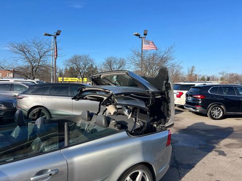 Used 2011 Volvo C70 T5 w/ Convenience Pkg FWD image 15
