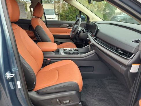 New 2026 Kia Carnival SX image 7