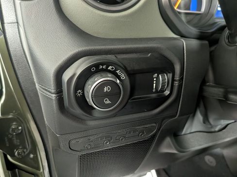 Used 2024 Jeep Gladiator Mojave image 22