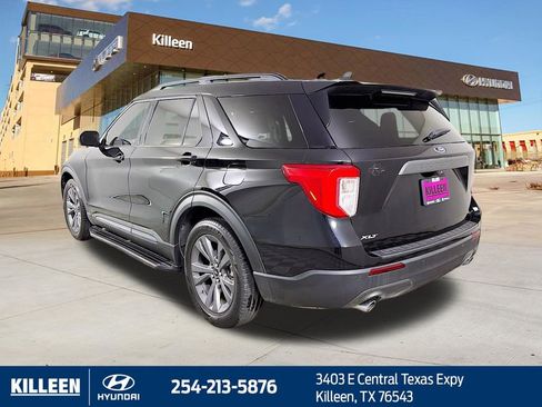 Used 2023 Ford Explorer XLT w/ Equipment Group 202A image 5